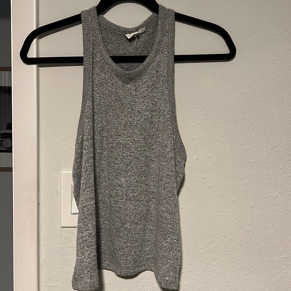 Gray soft spin gap tank medium